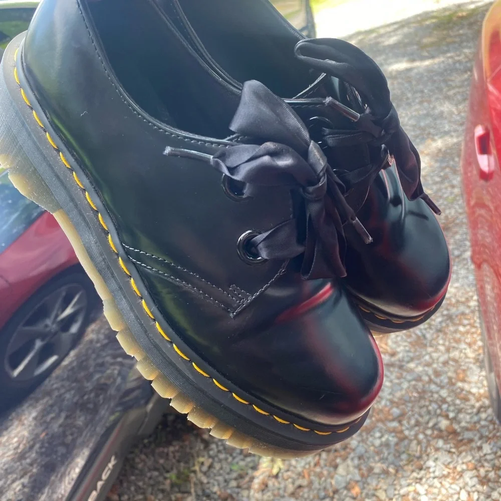 Size 10 Dr. Martens HOLLY LEATHER PLATFORM SHOES